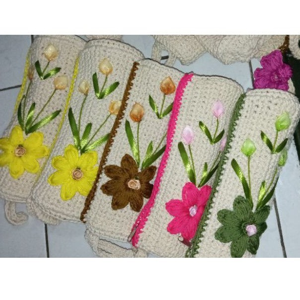 

Shavina Tempat Pensil Rajut Bentuk Tabung Handmade