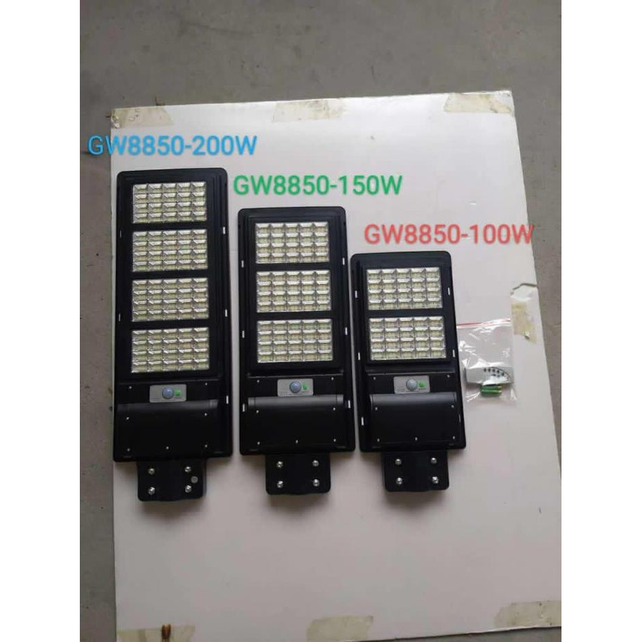 Terlaris Lampu Jalan Solar Cell 100W Lampu Jalan Solar Cell All In One 100 Watt