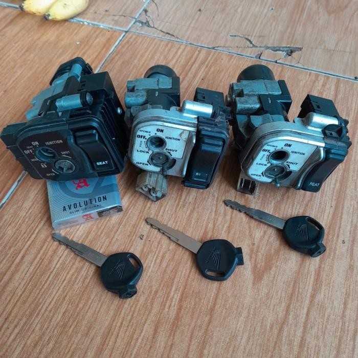 PREMIUM kunci kontak Vario 125 150 LED old