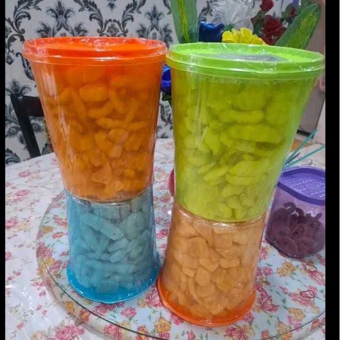 

kerupuk kulit sapi toples 4 liter dapat 4 toples dengn 3 varian rasa. Camilan New