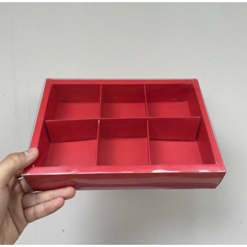 

Lsp Dus merah sekat 6 mika polos eggtart fruit tart dll (Harga untuk 5 pcs dus)