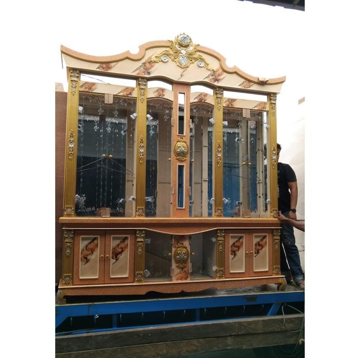 Lemari hias kristal pajangan kaca 6 pintu