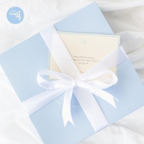 

Tambah kartu ucapan dan pita