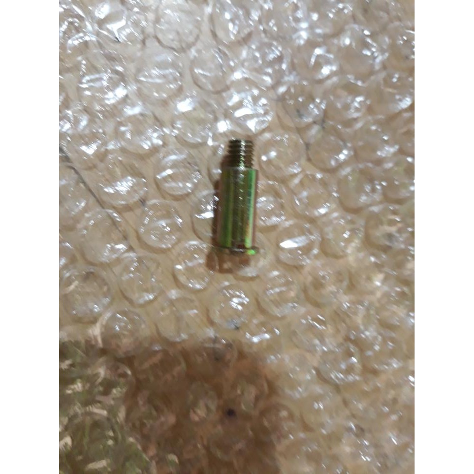 Baut Untuk Engsel Pintu Tengah Mobil Granmax 1Buah Kode 080