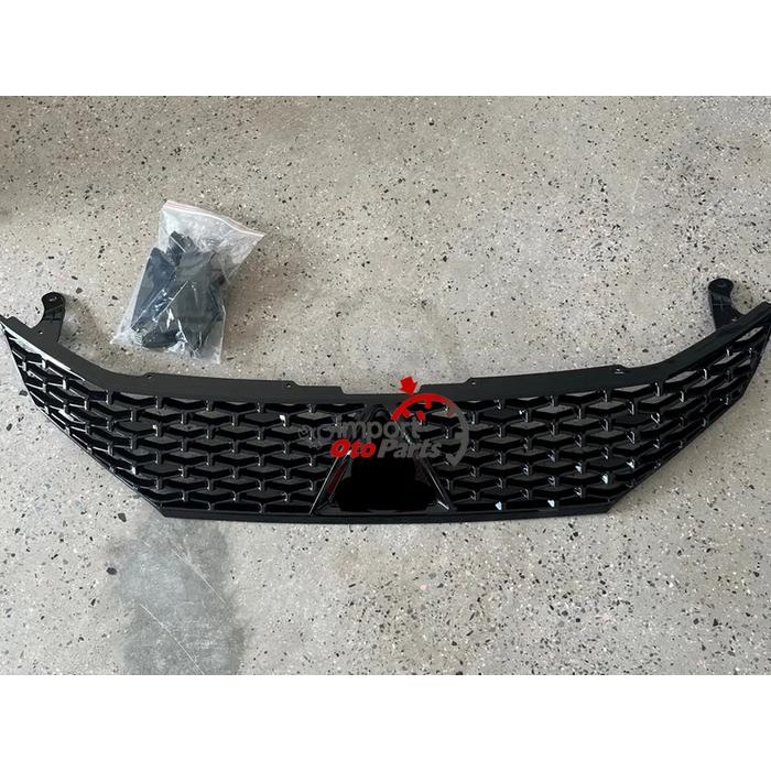 GRILL DEPAN / FRONT GRILL XPANDER 2017-2021