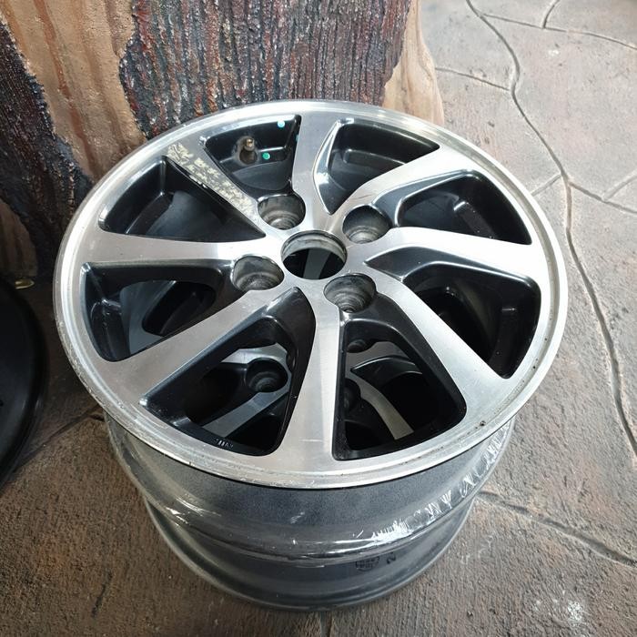 velg oem sigra r14