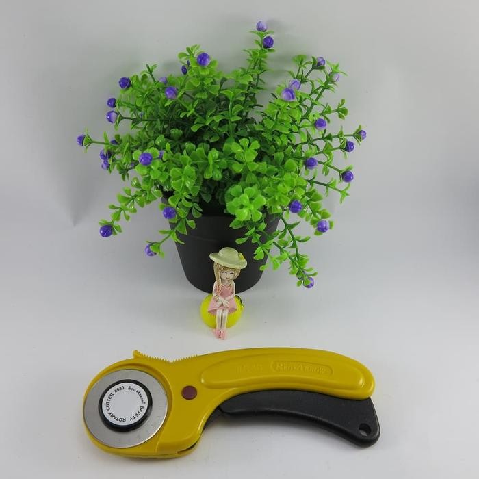 

Rotary Cutter 45mm Red Arrow YH 930 / YH-930 / YH930 Alat Potong Bahan