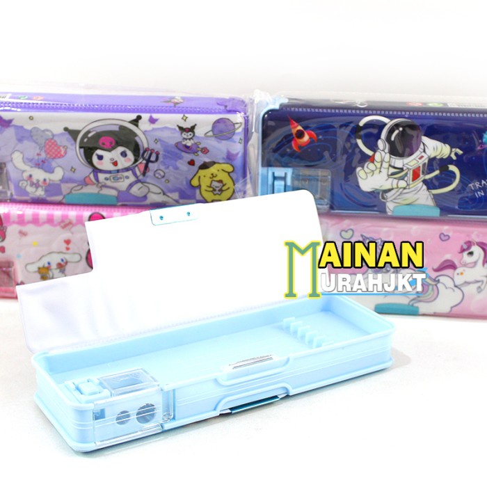 

DISKON ( misbahimis ) ATK PERLENGKAPAN SEKOLAH TEMPAT PENSIL 2 SISI ATAS BAWAH ASTRONOUT, KUROMI,