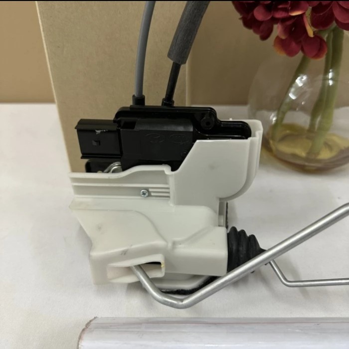 Door Latch Lock Assy Depan Kiri Kia All New Picanto Original