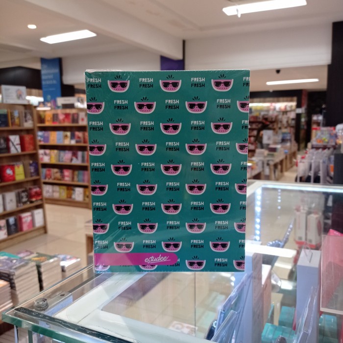 

Buku Tulis Estudee Kwarto 58 Lembar Seri Fancy Isi 10 Original Gramedi