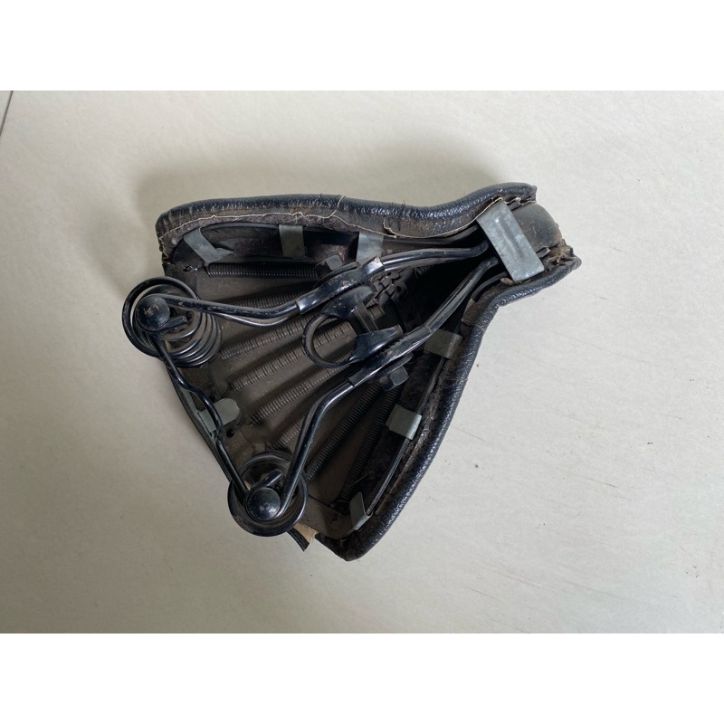 Gratis Ongkir  Sadel Terry Sepeda Mini Atau Jengki Onthel