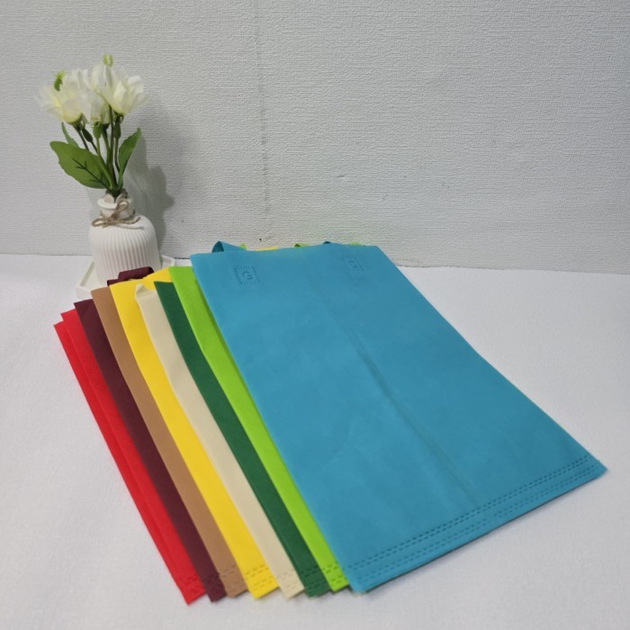 

Flashshow Goodiebag Box Dus 25x25 Tas Spunbond Tebal