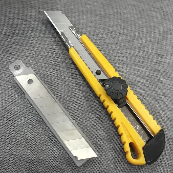 

Pisau Cutter Isi 5 pcs GUARD L171 SET KUAT TAJAM - Bev