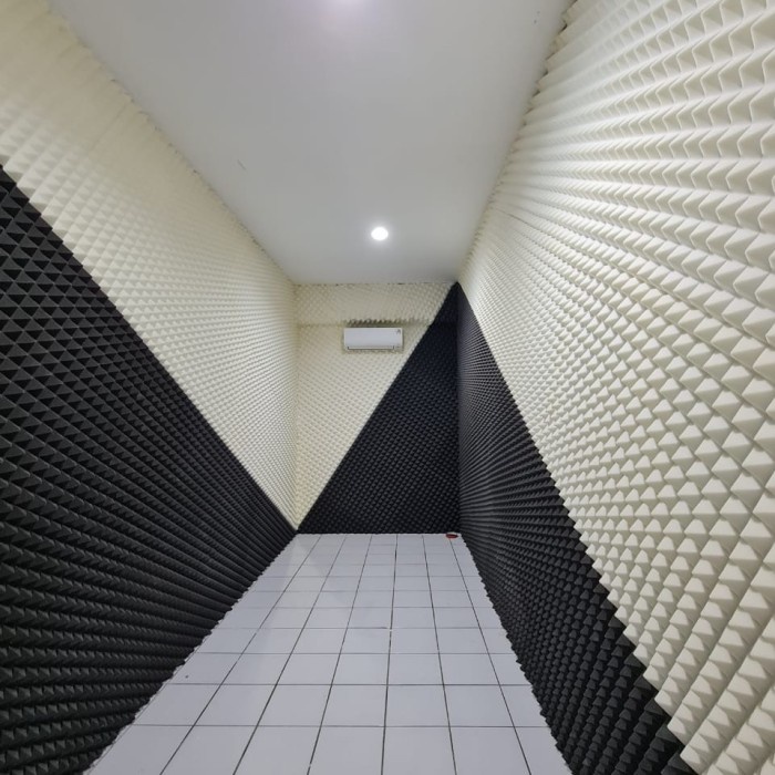 peredam suara ruangan piramid ukuran 100x100 tebal 6cm