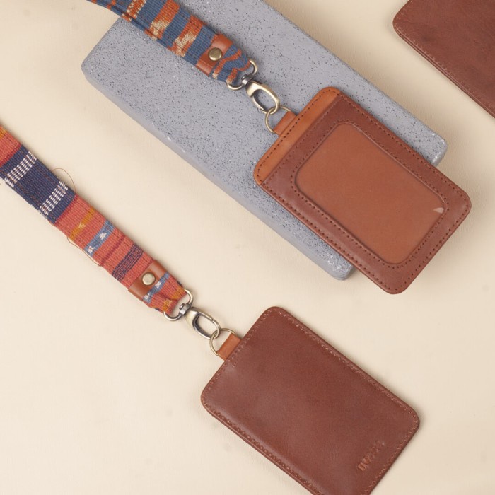 

Name Tag ID Card Holder - Noesa - Selip Kulit Lanyard Kode 1279