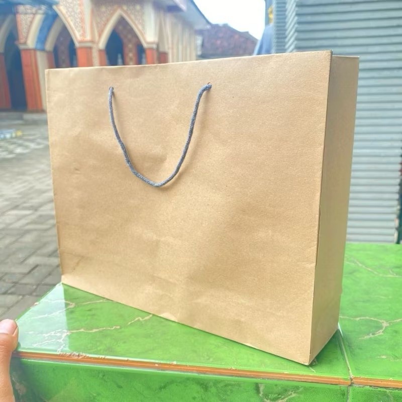 

Paper Bag Coklat Polos Ukuran 30x7x23 (paket 12pcs)|Tas kertas|Tas Kado |Tas Souvenir |Paper bag Hampers