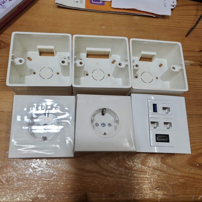 STOP KONTAK 2 POWER - HDMI - 3 LAN CAT6 - USB 3.0 + OB / IB DUS
