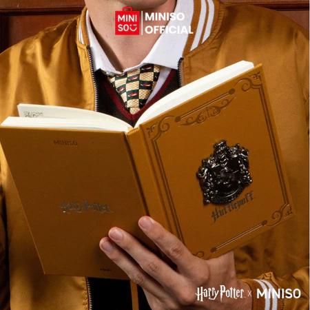 

MINISO- Harry Potter A5 PU Embossment Hardcover Book Notebook Series Hogwarts Buku Catatan 96 Lembar