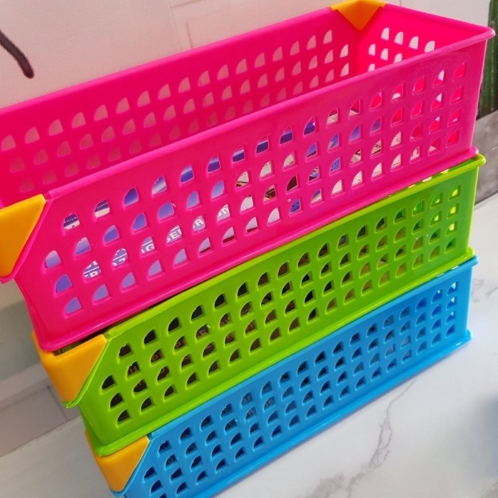 

Keranjang Plastik Persegi Panjang Alea 5623 Tempat Alat Tulis Kantor