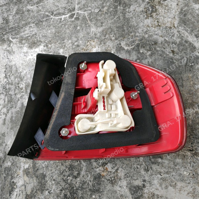 Stoplamp Kiri Bmw E90 Pre Facelift Bekas