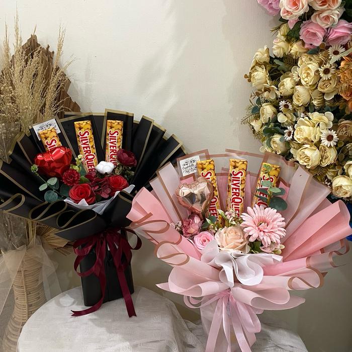 

terbaru !!! buket cokelat coklat silverqueen bunga artificial valentine ulang tahun wisuda