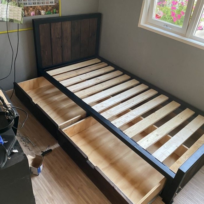 dipan rangka besi holo bedprame 2 laci tempat tidur nimalis 180x200x25x90cm