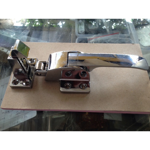 kunci kulkas freezer besar (Tarik samping)