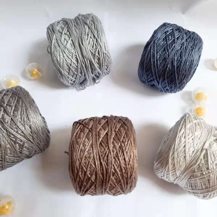 

Benang Rajut Pita Metalik Acrylic