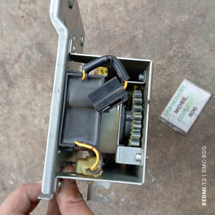 Motor Dinamo Pintu Auto Sliding Door Pintu Nissan Serena C24 Original Laik Pakai