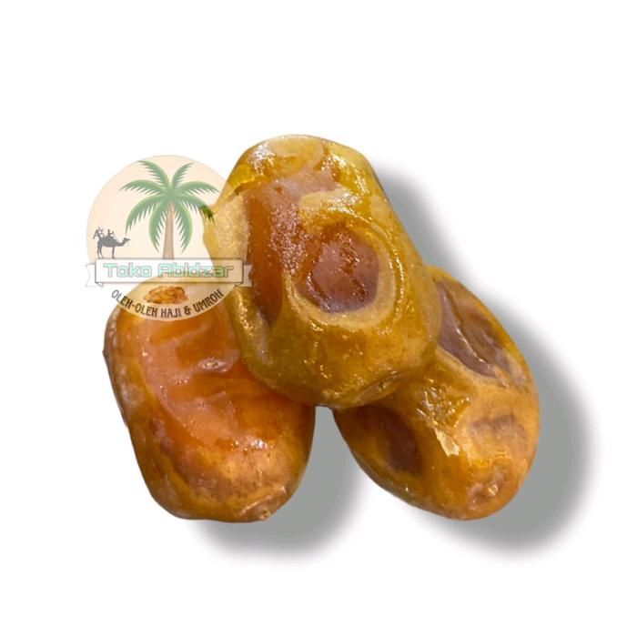 

1 dus kurma Sukari premium isi 3 kg lebih