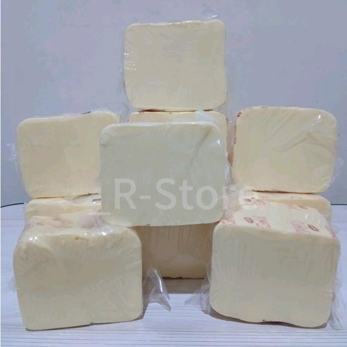 

Keju prochiz gold cheddar 500 gram/ Keju kiloan/keju balok Cheese Baking spesial