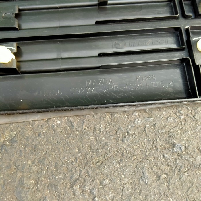 Mazda Genuine Part Cover Atas Bumper Belakang Mazda Bt50 Ur565022X