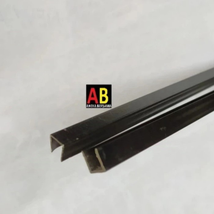 Lis U Aluminium 8mm x 8mm x 8mm black Panjang 299.5cm