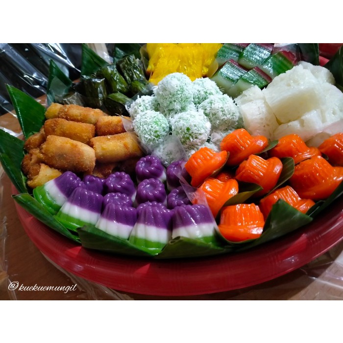 kue tampah / kue nampan / kue basah