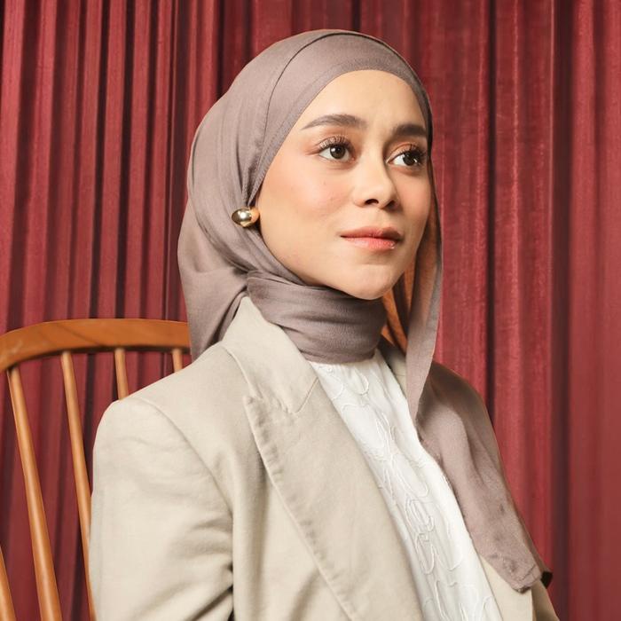 Lozy Hijab - Viscose Pashmina Nour Shawl Lozy x Lesti Kejora Kerudung Muslim