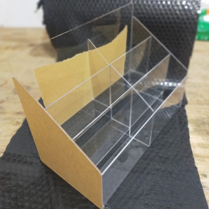 

BARANG TERLARIS Akrilik tempat brosur 3 susun/custom Akrilik brosur