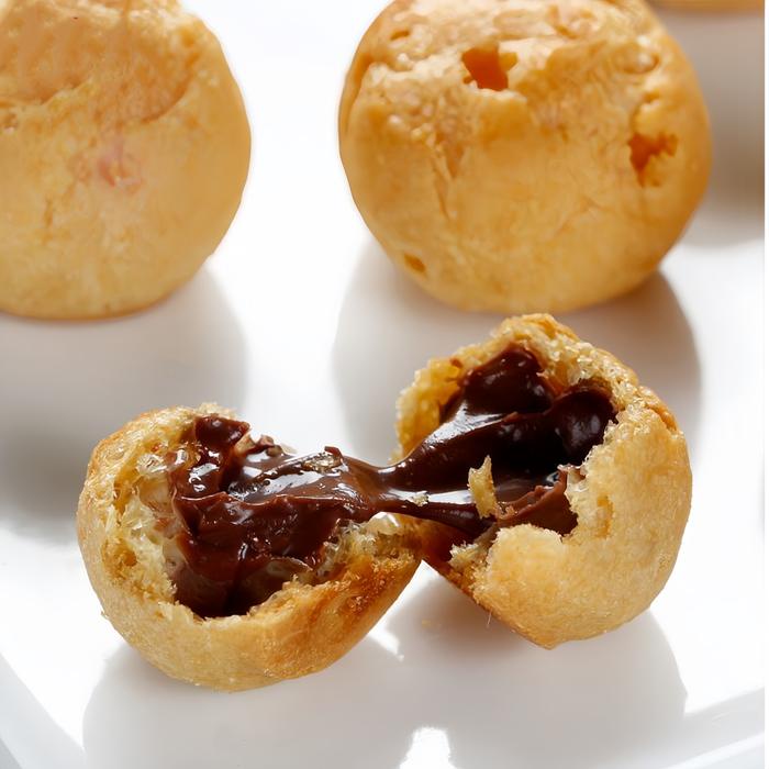 

Soes strawberry/coklat/ 500g/1kg / mix rasa/halal Kue Sus Kering Isi soes coklat lumer 1 kgr Cemilan
