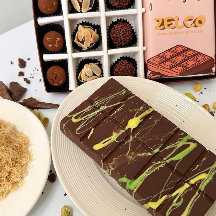 

Zelco - JUMBO Dark Coklatkunafa Dubai Pistachio Camilan Cokelat balok gede halal pistacio kunafe