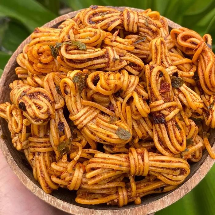 

1 KG MIE GULUNG CETAR DAUN JERUK