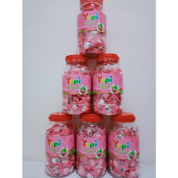

Permen Yupi Strawberry Kiss Toples 300 Gram terlaris Gum Food