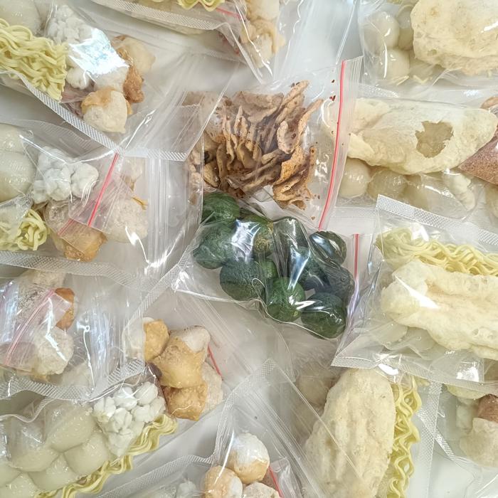 

12 BUNGKUS BASO ACI BONUS BASRENG PEDAS QUEENSNEK99 Asin Mie Food Seblak