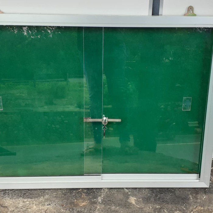 

Kualitas Terjamin Mading Kaca Geser Ukuran 65 90 Cm