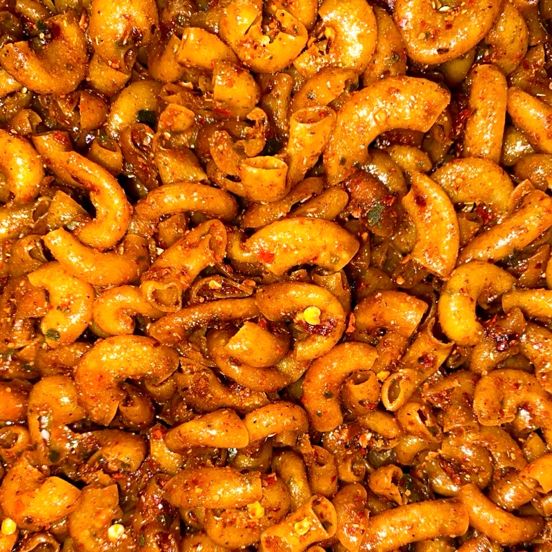

Makaroni Cikruh Kriuk Pedas Extra Daun Jeruk / Makaroni Kriuk Pedas / Seblak Makaroni / Seblak