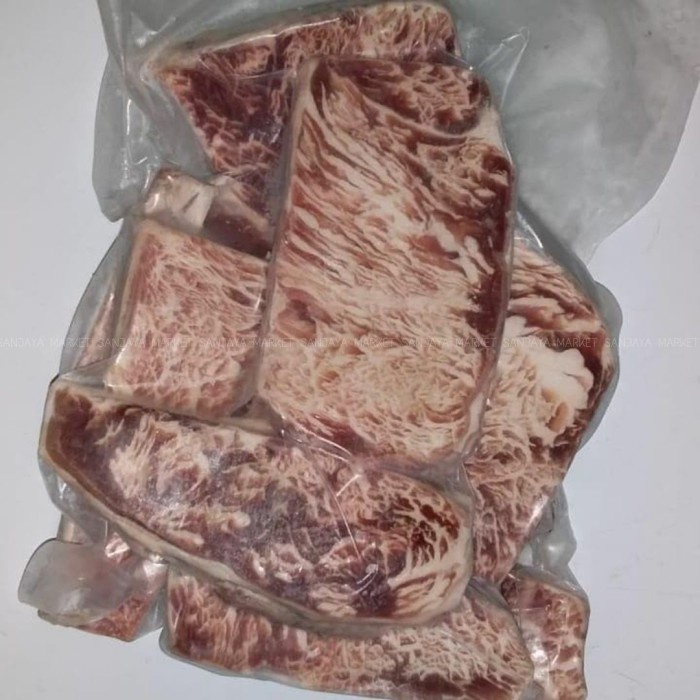 

HJK wagyu prime meltique sirloin beef mess trim