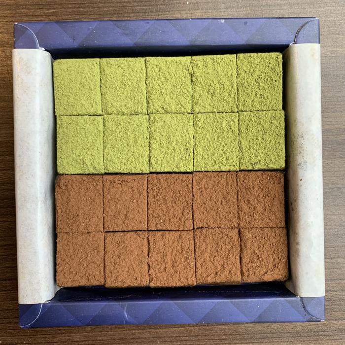 

XIUJANK NAMA CHOCOLATE MIX MILK & MATCHA