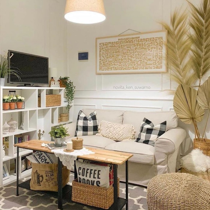 

KALIGRAFI KUFI AMELIA SURYANI