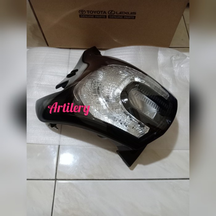 Lampu Stop / Stop Lamp / Lampu Belakang Sienta Original Toyota