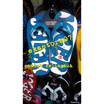 {{ Sendal JOGER JELEK BALI yang bagus Dan sandal selingkuh(beda warna) Ready}}