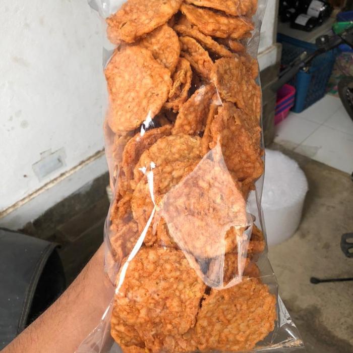 

1 KG KERIPIK TEMPE MANGLAYANG RASA PEDAS MANIS Camilan Food