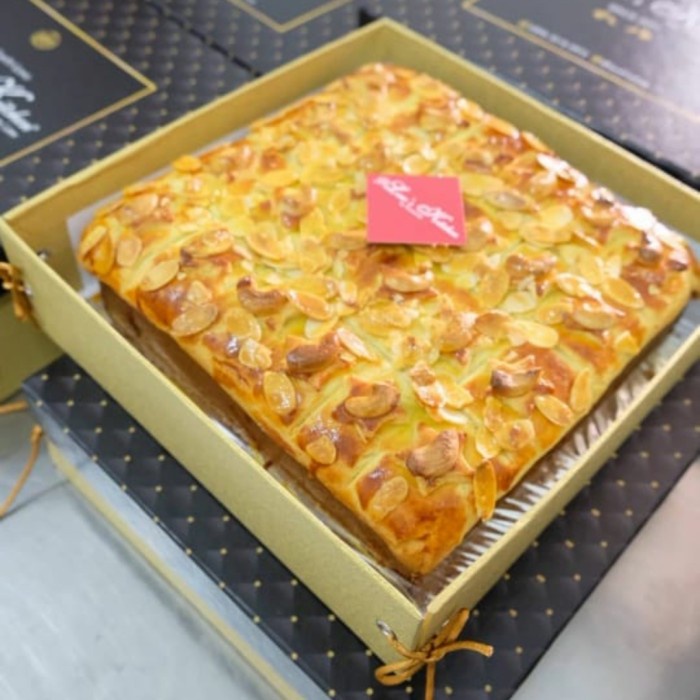 

english cake 20x20 cm full wijsman asli Lawskitchen